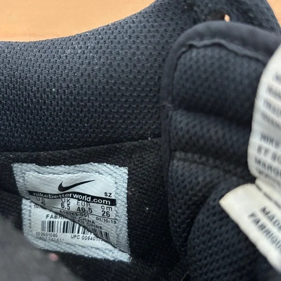 Nike Black Women's Wedge Sneakers - Picture 7 of 11